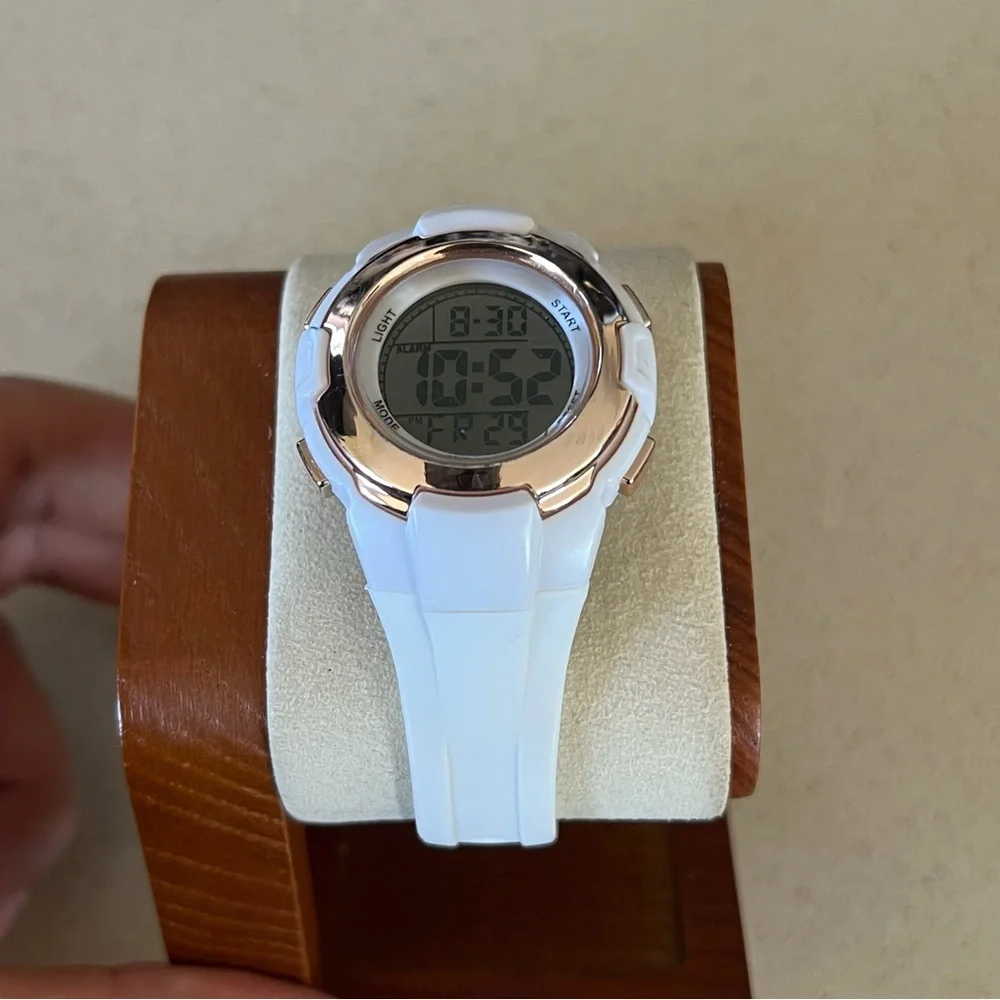 Digital Watch (Gold/White)‎